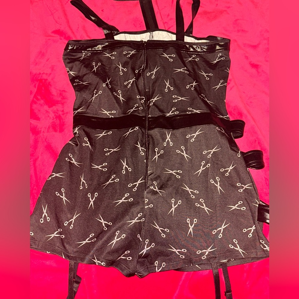 Edward scissorhands women’s costume - Picture 7 of 7